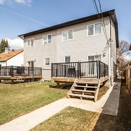 Vibrant Modern Oasis - Free Parking, Netflix, Fast Wi-Fi - Long Stays Welcome Edmonton Exterior foto